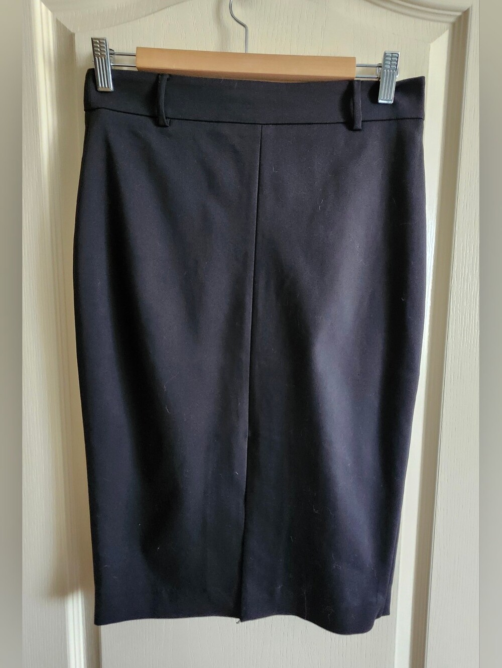 RW&CO Suiting Black Pencil Skirt - Tailored Workwear Staple. Size 8. NWT